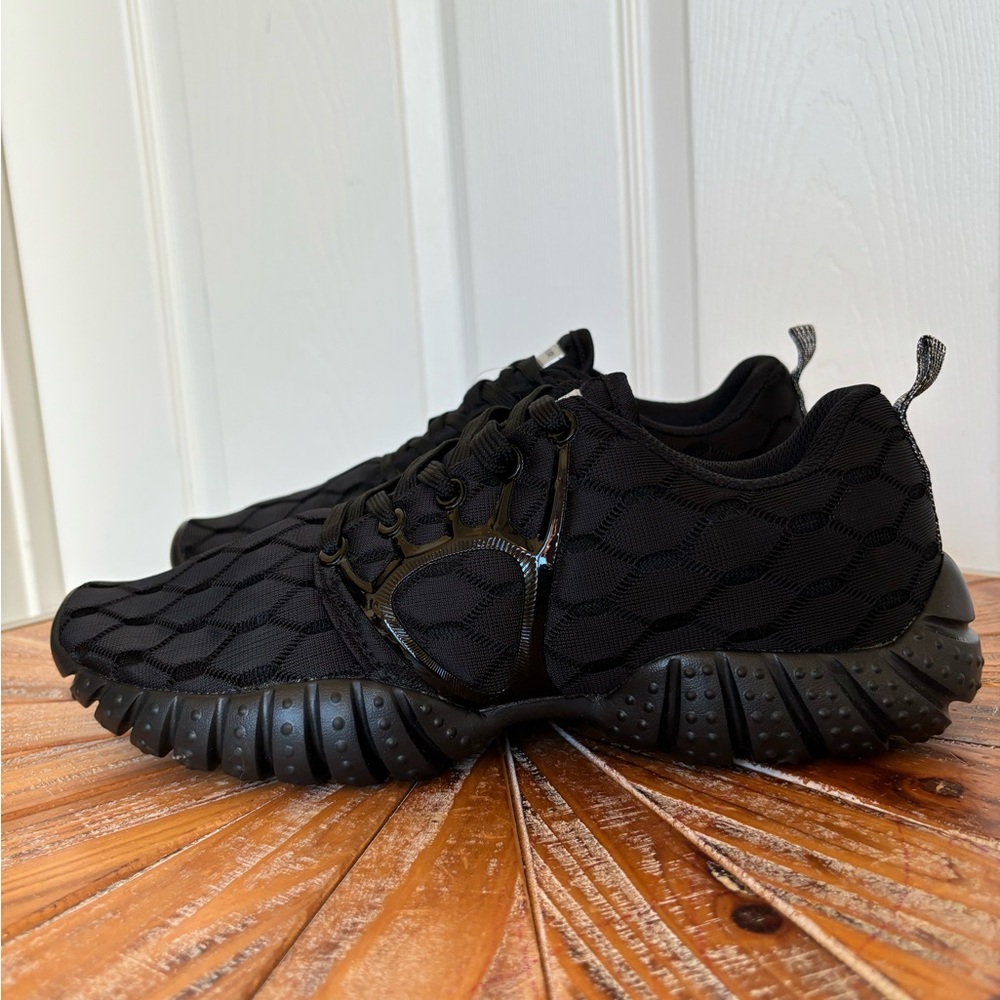 Used Black Lightweight Athletic Men's Shoes in Size 8.5 - Picture 8 of 8